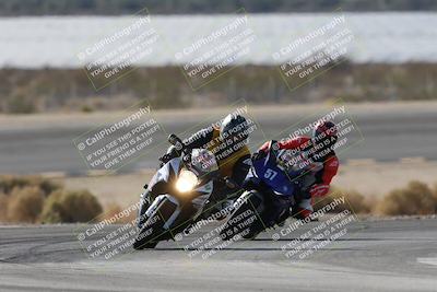 media/Nov-16-2025-Race Pace (Sun) [[8c5fa54630]]/Non Verified Riders (1st 20 Minutes)/1-Turn 14 (10am)/